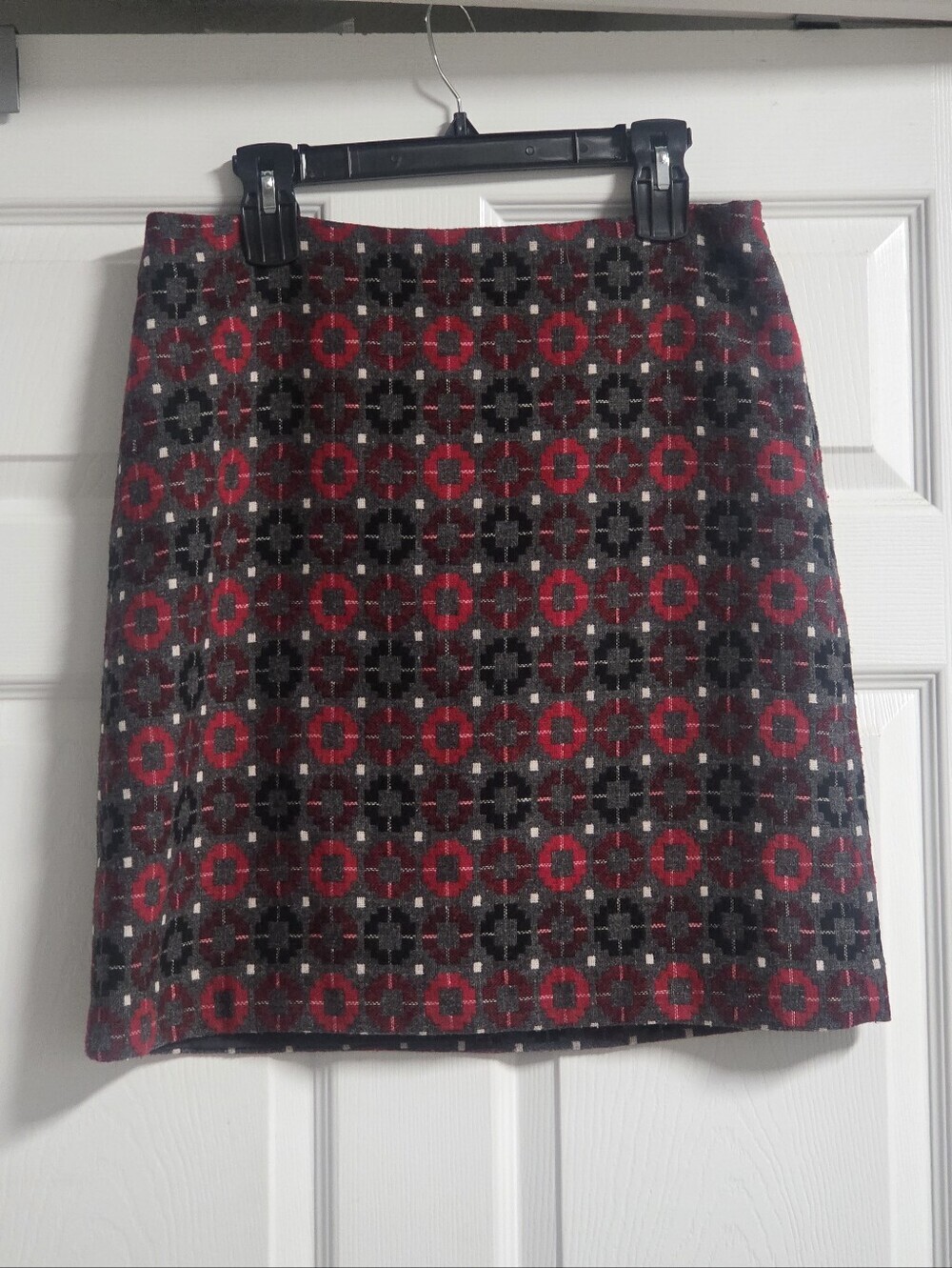 NWOT Talbots Wool Blend Red and Gray Geometric Print Mini Skirt Size 10